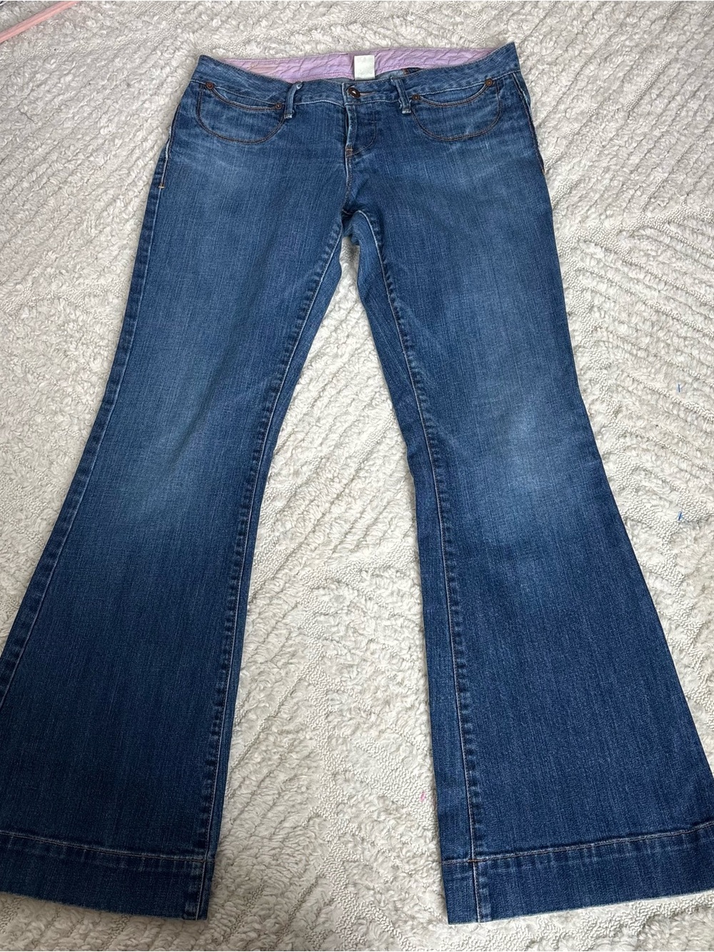 Size 8 low rise early 2000s Flared Jeans